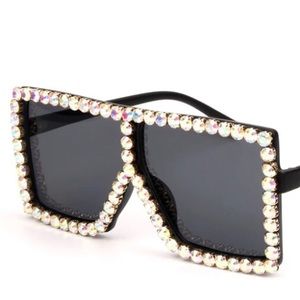 Trendy shades /sunglasses